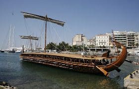 Πειραιάς: Η ιστορική τριήρης «Ολυμπιάς» του Πολεμικού Ναυτικού στην πλατεία Αλεξάνδρας. Οι ώρες επισκέψεων