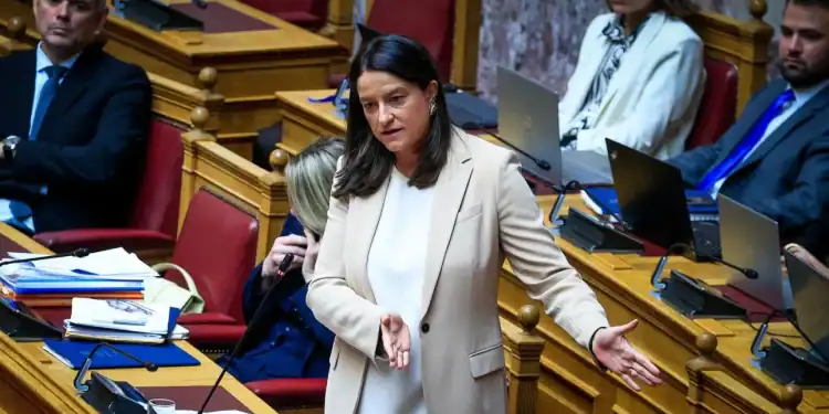 Κεραμέως: Καμία περικοπή στις συντάξεις χηρείας – Καμία καταβολή αναδρομικών από συνταξιούχους